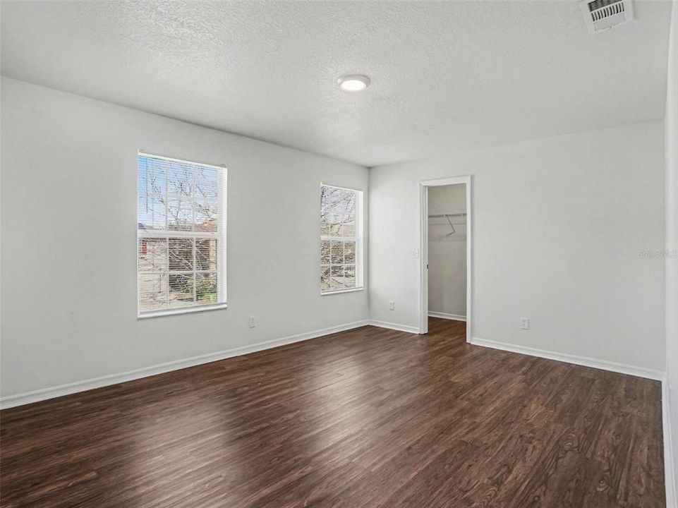 Active With Contract: $489,900 (6 beds, 4 baths, 3535 Square Feet)