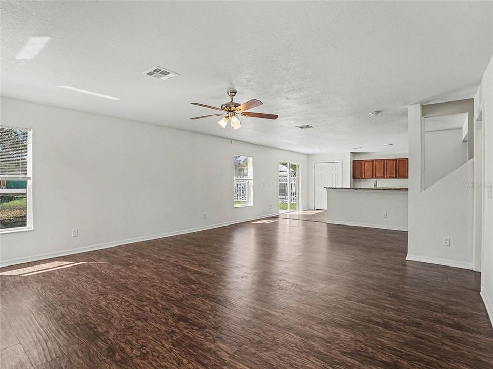 Active With Contract: $489,900 (6 beds, 4 baths, 3535 Square Feet)