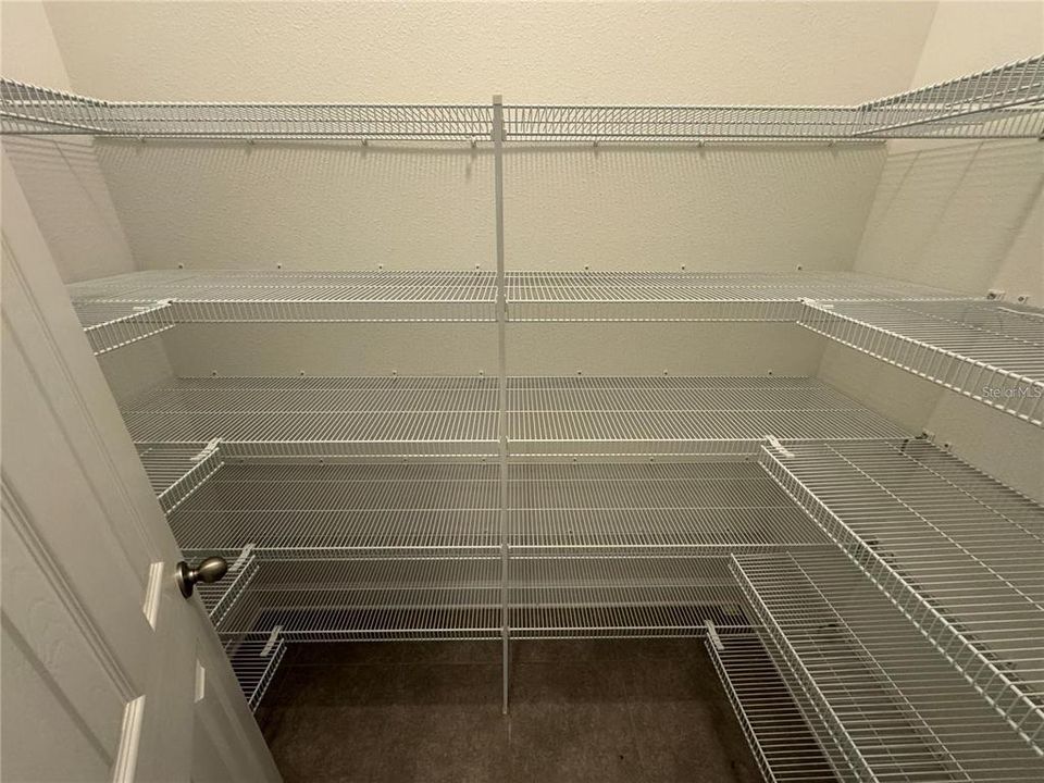 Activo con contrato: $3,000 (5 camas, 4 baños, 3531 Pies cuadrados)