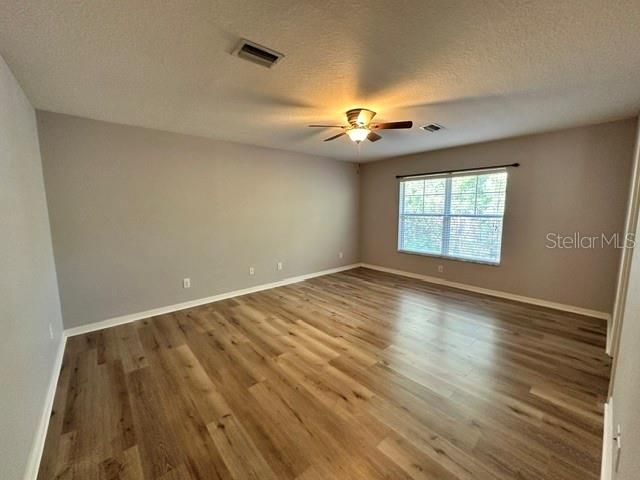 Active With Contract: $2,550 (3 beds, 2 baths, 2158 Square Feet)