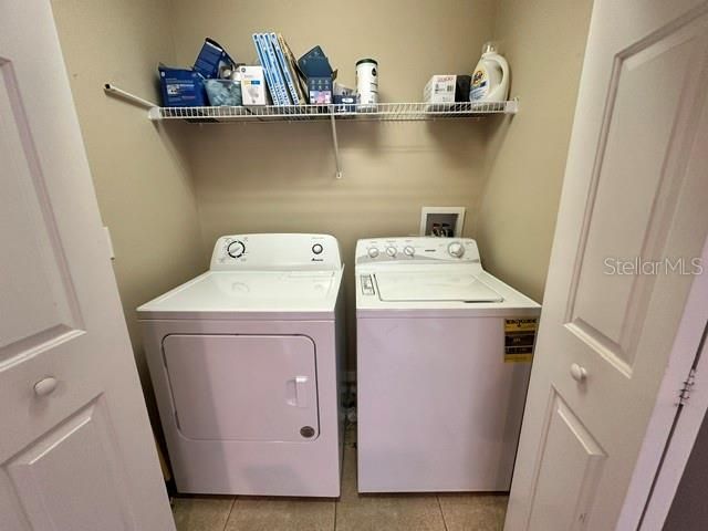 Active With Contract: $2,550 (3 beds, 2 baths, 2158 Square Feet)