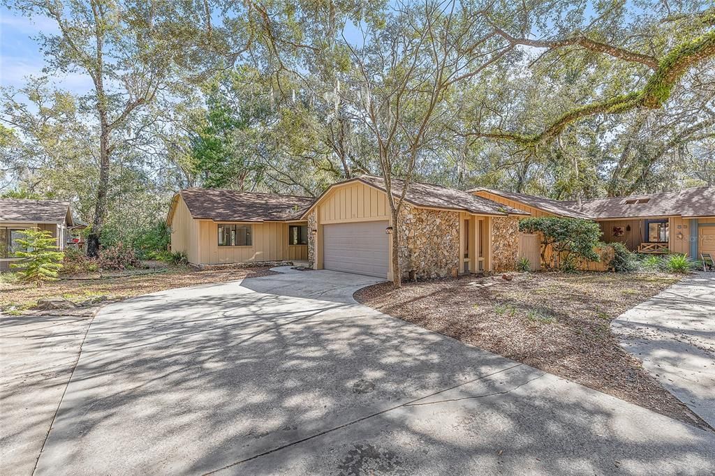 For Sale: $299,950 (3 beds, 2 baths, 1260 Square Feet)