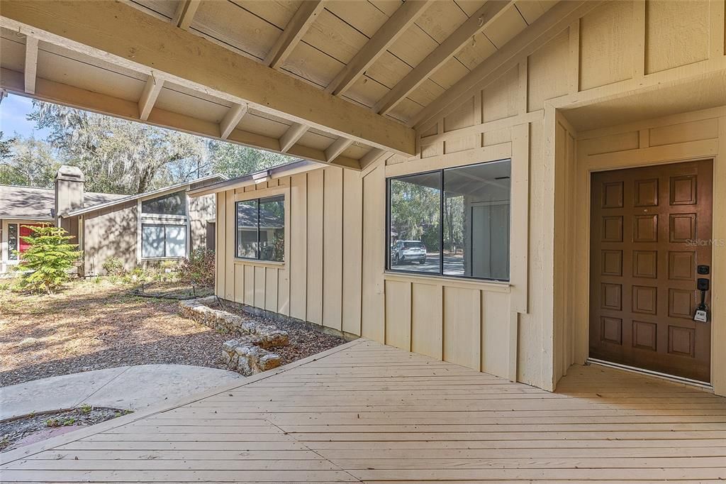 For Sale: $299,950 (3 beds, 2 baths, 1260 Square Feet)