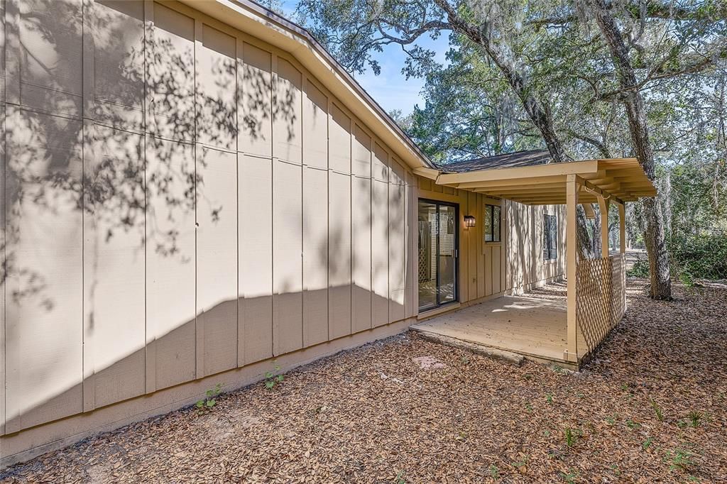 For Sale: $299,950 (3 beds, 2 baths, 1260 Square Feet)