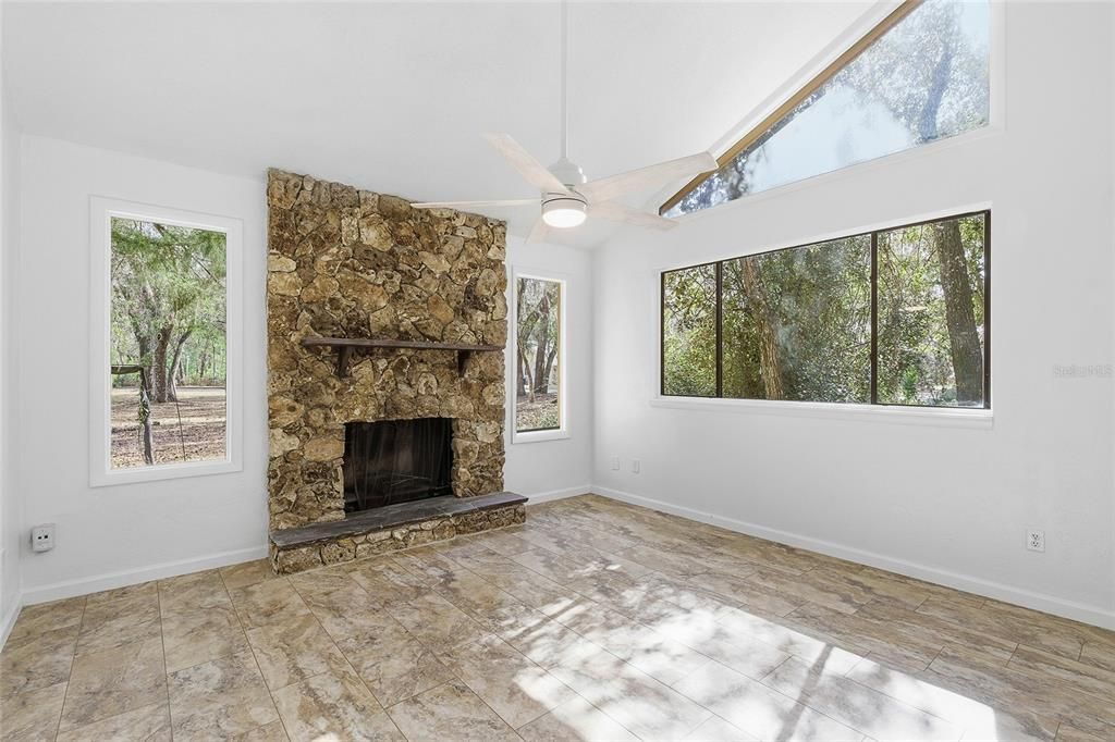 For Sale: $299,950 (3 beds, 2 baths, 1260 Square Feet)