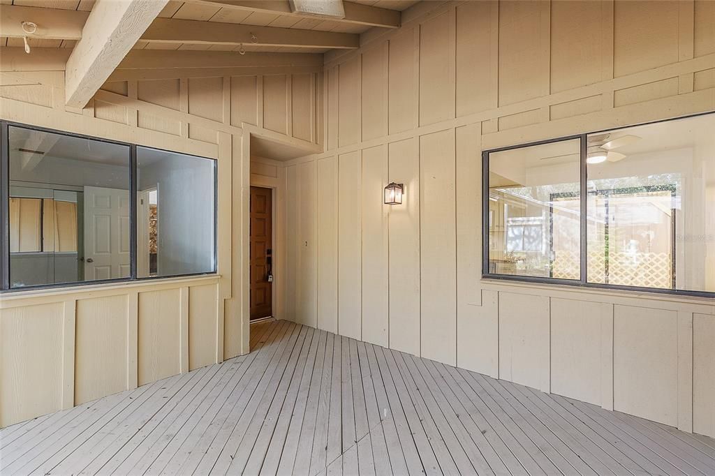 For Sale: $299,950 (3 beds, 2 baths, 1260 Square Feet)