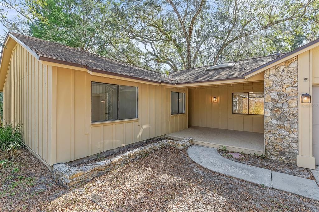 For Sale: $299,950 (3 beds, 2 baths, 1260 Square Feet)
