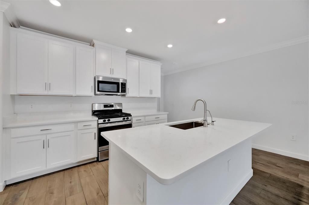 En Venta: $279,000 (2 camas, 2 baños, 1737 Pies cuadrados)