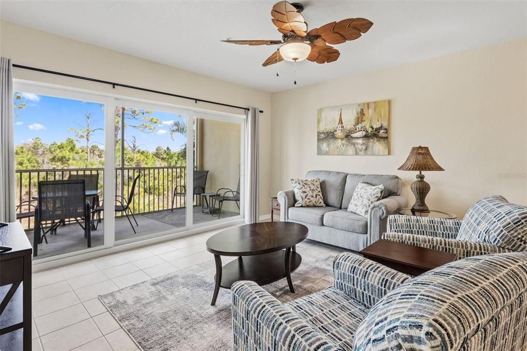 Active With Contract: $220,000 (2 beds, 2 baths, 996 Square Feet)