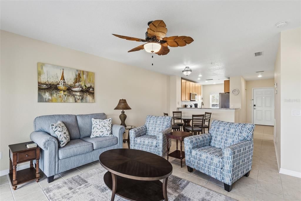 Active With Contract: $220,000 (2 beds, 2 baths, 996 Square Feet)