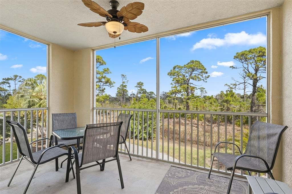 Active With Contract: $220,000 (2 beds, 2 baths, 996 Square Feet)