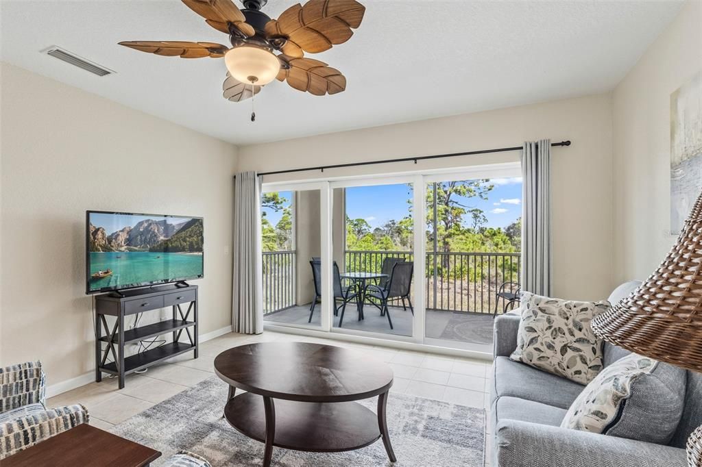 Active With Contract: $220,000 (2 beds, 2 baths, 996 Square Feet)