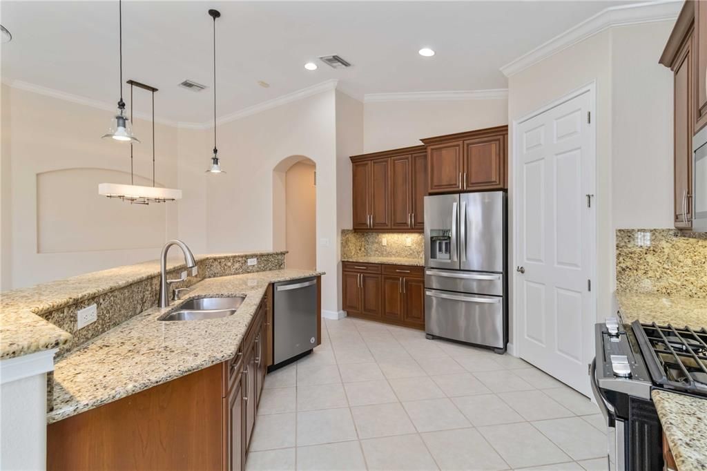 For Sale: $559,000 (3 beds, 2 baths, 2326 Square Feet)