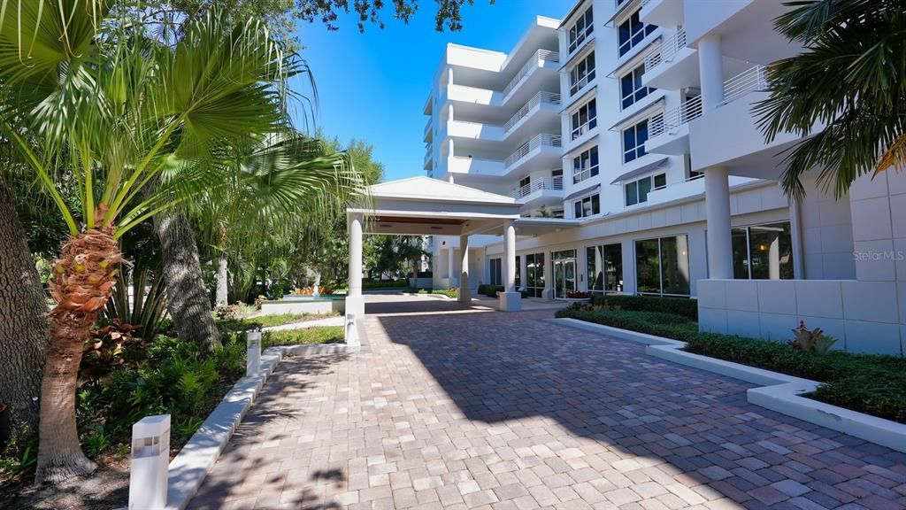 Activo con contrato: $2,595,000 (3 camas, 3 baños, 3382 Pies cuadrados)