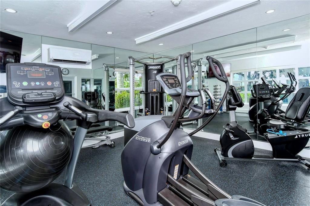 Activo con contrato: $2,595,000 (3 camas, 3 baños, 3382 Pies cuadrados)