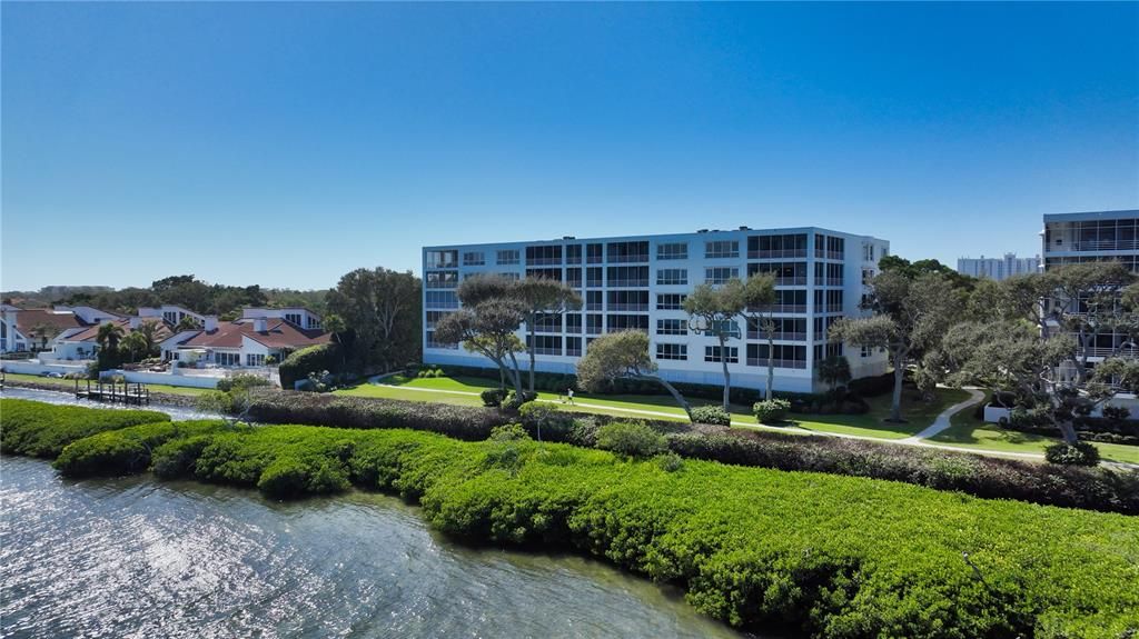 Activo con contrato: $2,595,000 (3 camas, 3 baños, 3382 Pies cuadrados)
