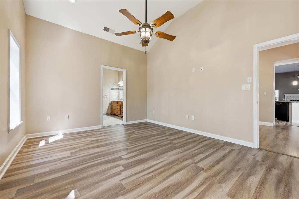 For Sale: $425,000 (3 beds, 2 baths, 2124 Square Feet)