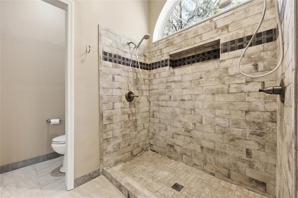 For Sale: $425,000 (3 beds, 2 baths, 2124 Square Feet)