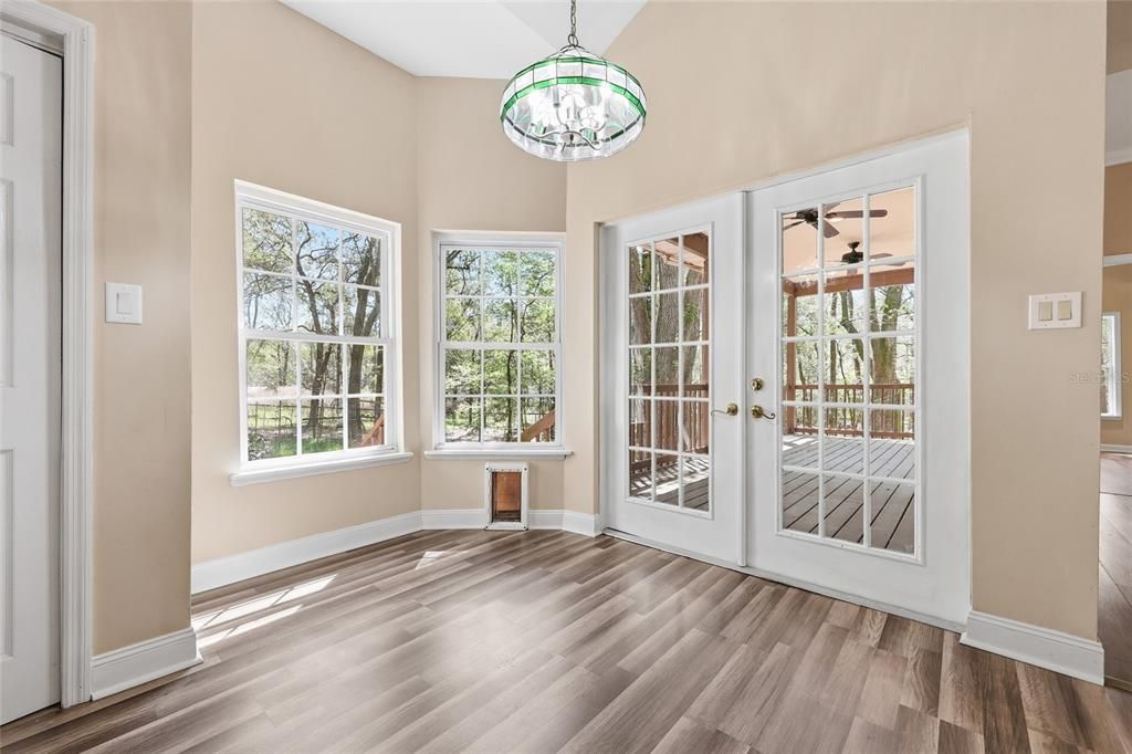 For Sale: $425,000 (3 beds, 2 baths, 2124 Square Feet)