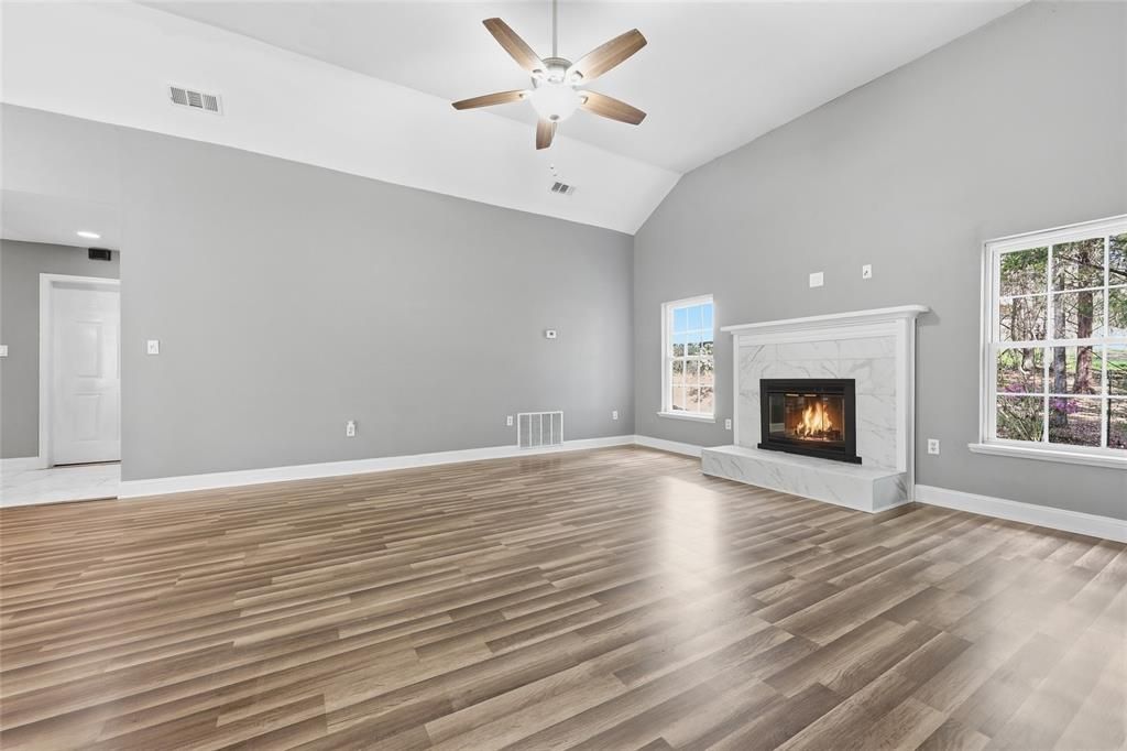 For Sale: $425,000 (3 beds, 2 baths, 2124 Square Feet)