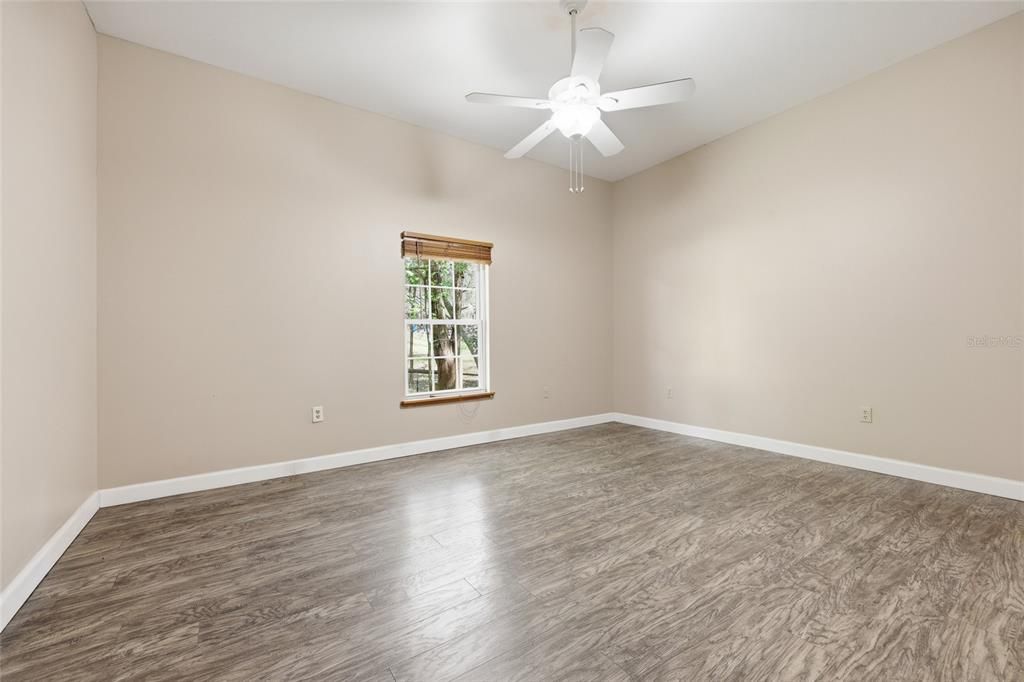 For Sale: $425,000 (3 beds, 2 baths, 2124 Square Feet)