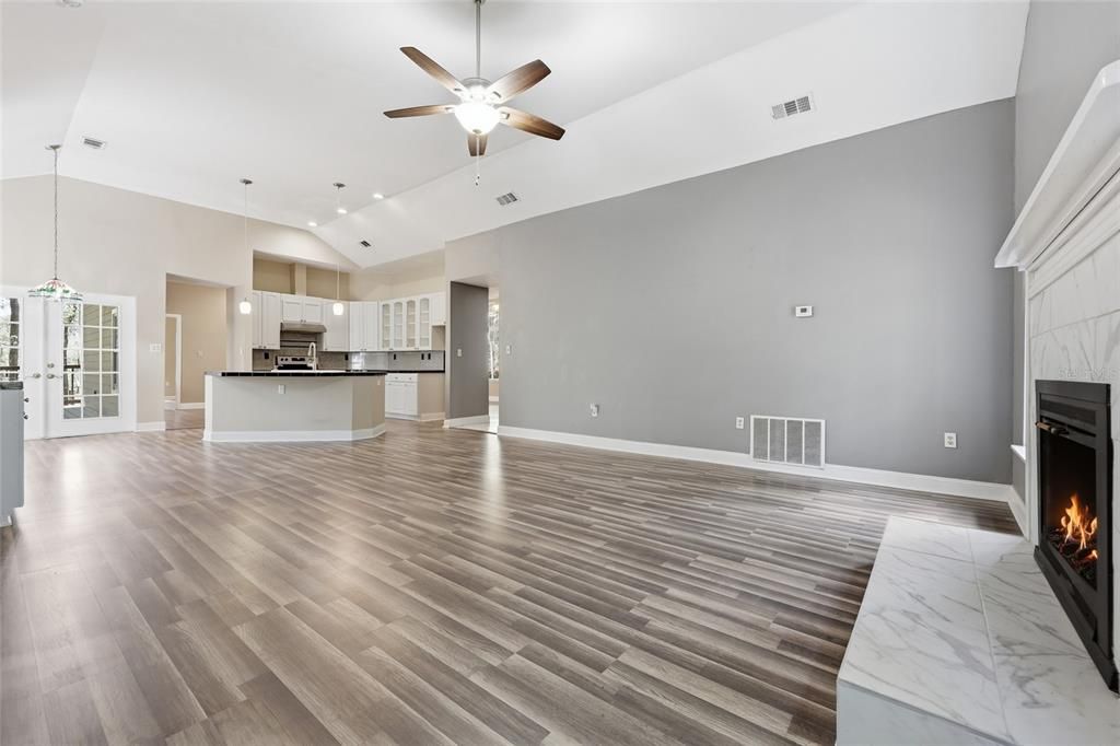 For Sale: $425,000 (3 beds, 2 baths, 2124 Square Feet)