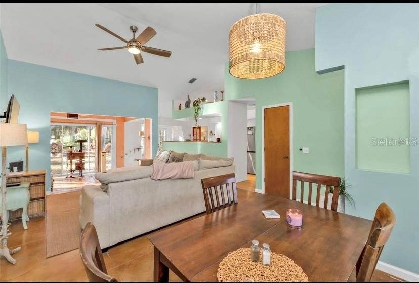 For Sale: $235,000 (2 beds, 2 baths, 1408 Square Feet)