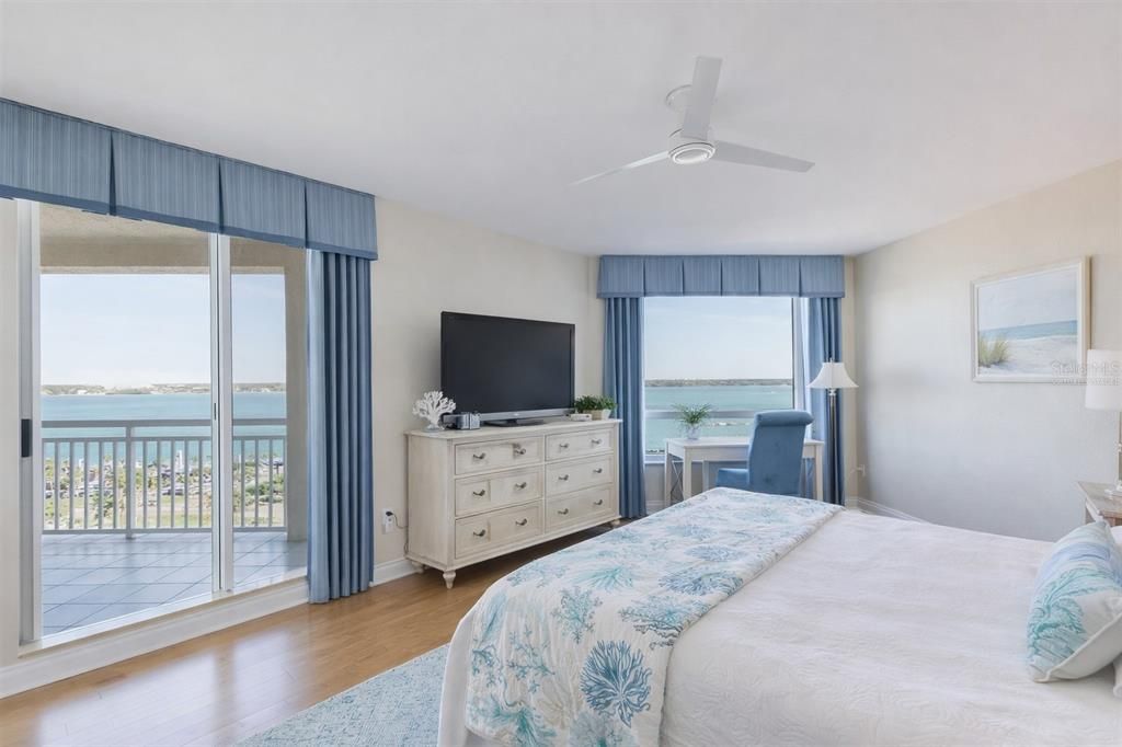 For Sale: $1,500,000 (3 beds, 2 baths, 1952 Square Feet)