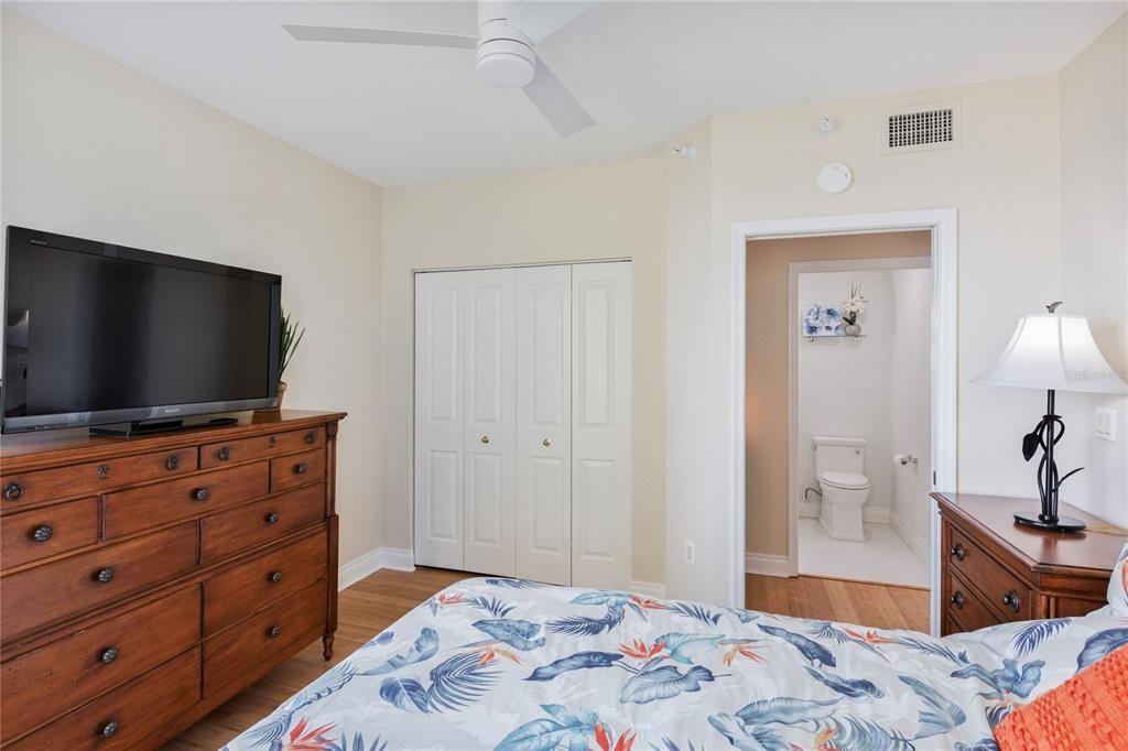 For Sale: $1,500,000 (3 beds, 2 baths, 1952 Square Feet)