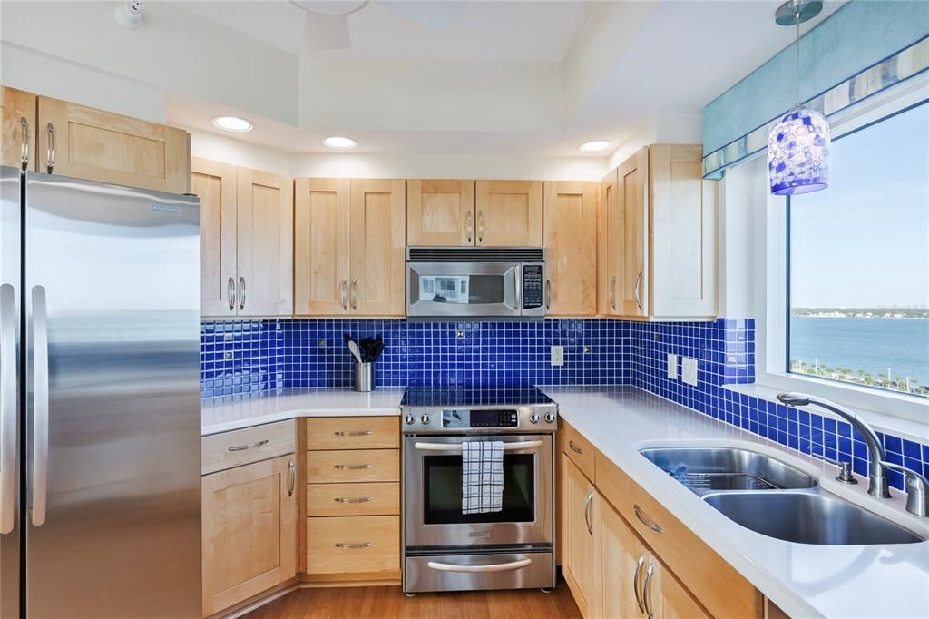 For Sale: $1,500,000 (3 beds, 2 baths, 1952 Square Feet)