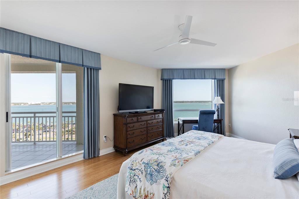 For Sale: $1,500,000 (3 beds, 2 baths, 1952 Square Feet)