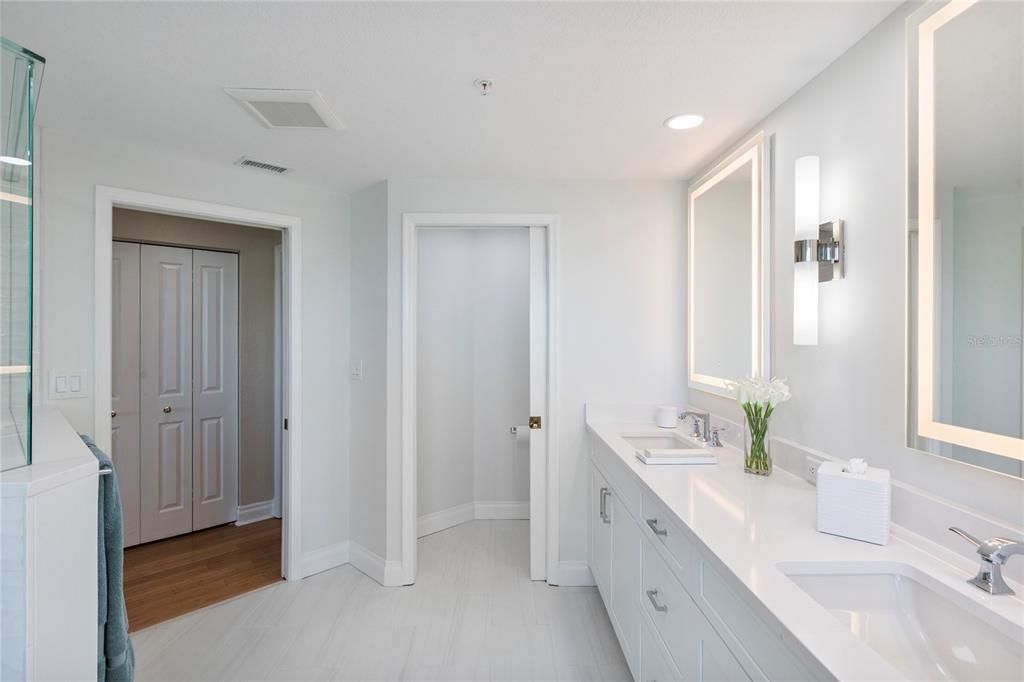 For Sale: $1,500,000 (3 beds, 2 baths, 1952 Square Feet)