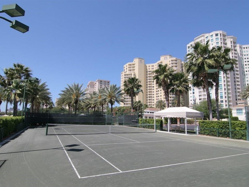 For Sale: $1,500,000 (3 beds, 2 baths, 1952 Square Feet)