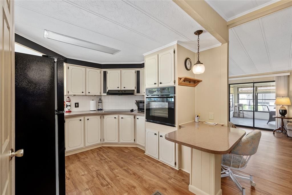 合同活跃: $139,900 (2 贝兹, 2 浴室, 1244 平方英尺)