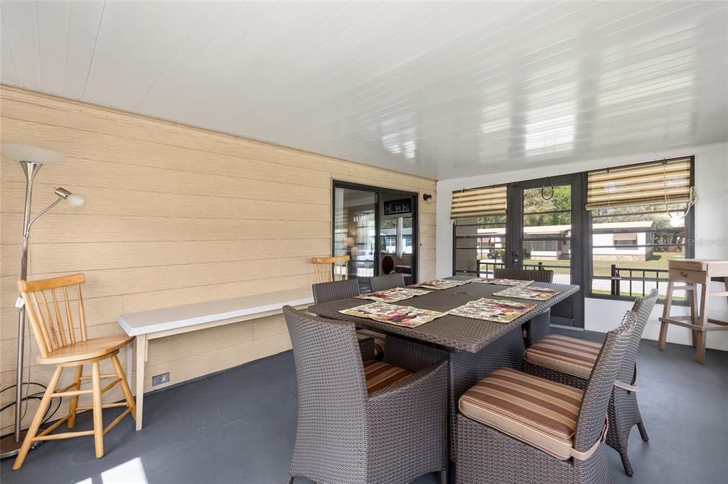 合同活跃: $139,900 (2 贝兹, 2 浴室, 1244 平方英尺)