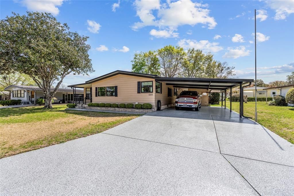 合同活跃: $139,900 (2 贝兹, 2 浴室, 1244 平方英尺)