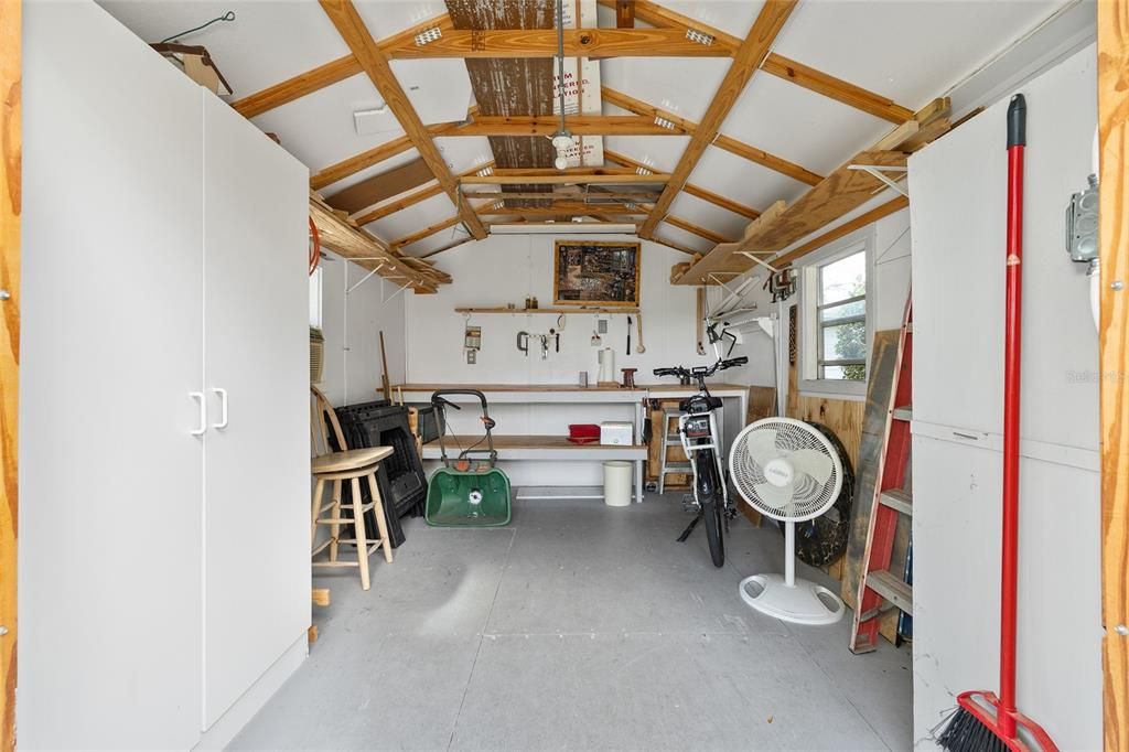 合同活跃: $139,900 (2 贝兹, 2 浴室, 1244 平方英尺)