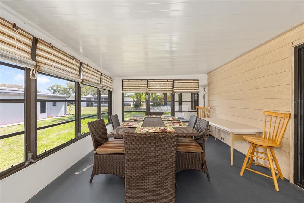 合同活跃: $139,900 (2 贝兹, 2 浴室, 1244 平方英尺)