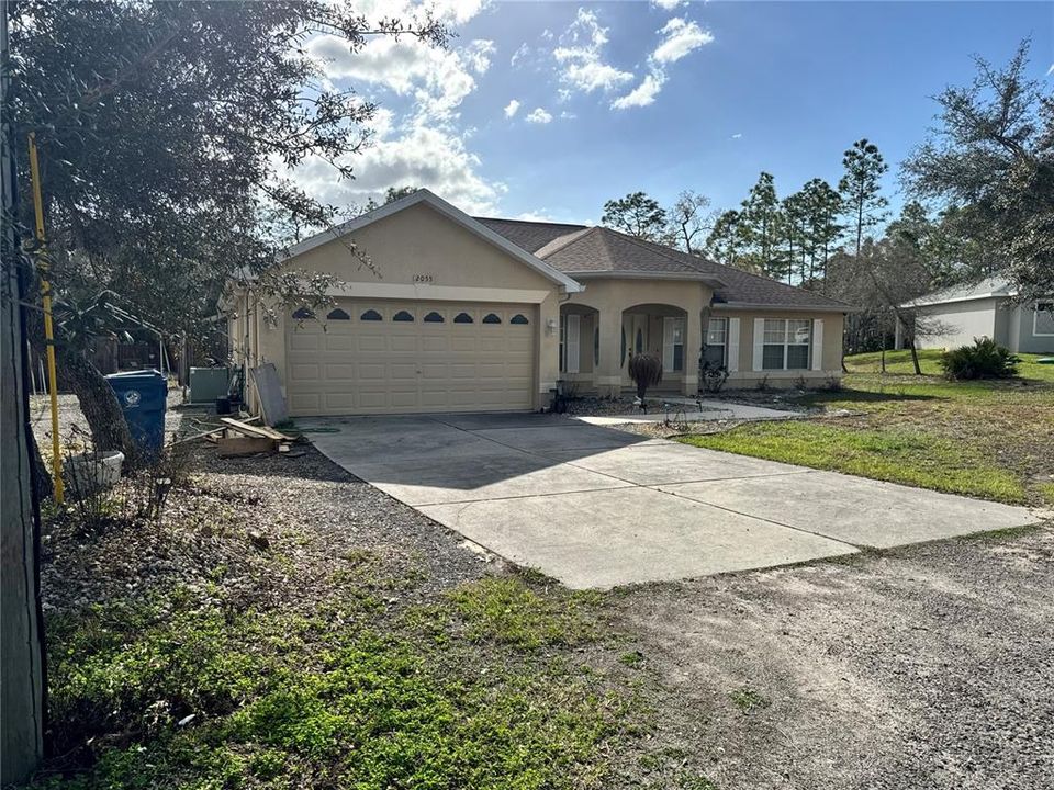 Active With Contract: $255,000 (3 beds, 2 baths, 1974 Square Feet)