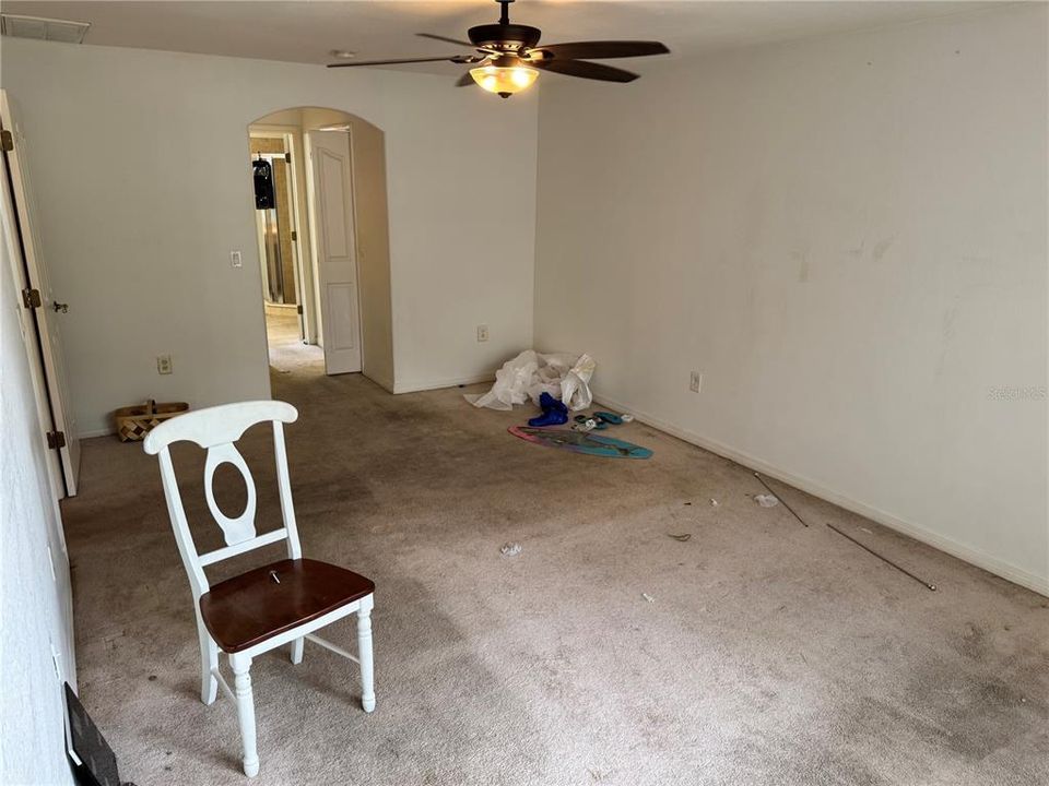 Active With Contract: $255,000 (3 beds, 2 baths, 1974 Square Feet)