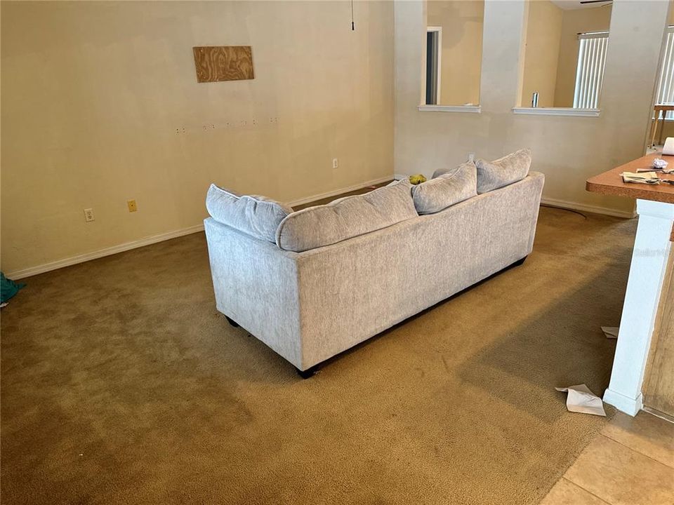 Active With Contract: $255,000 (3 beds, 2 baths, 1974 Square Feet)