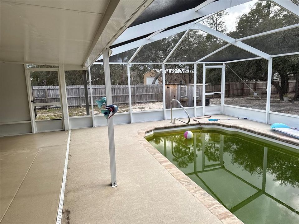 Active With Contract: $255,000 (3 beds, 2 baths, 1974 Square Feet)