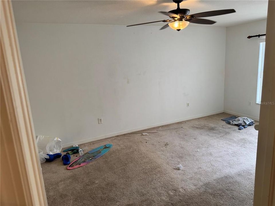 Active With Contract: $255,000 (3 beds, 2 baths, 1974 Square Feet)