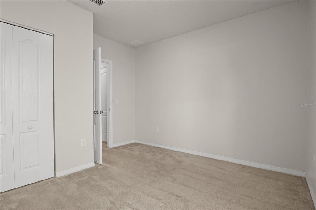 Activo con contrato: $280,000 (4 camas, 2 baños, 1980 Pies cuadrados)