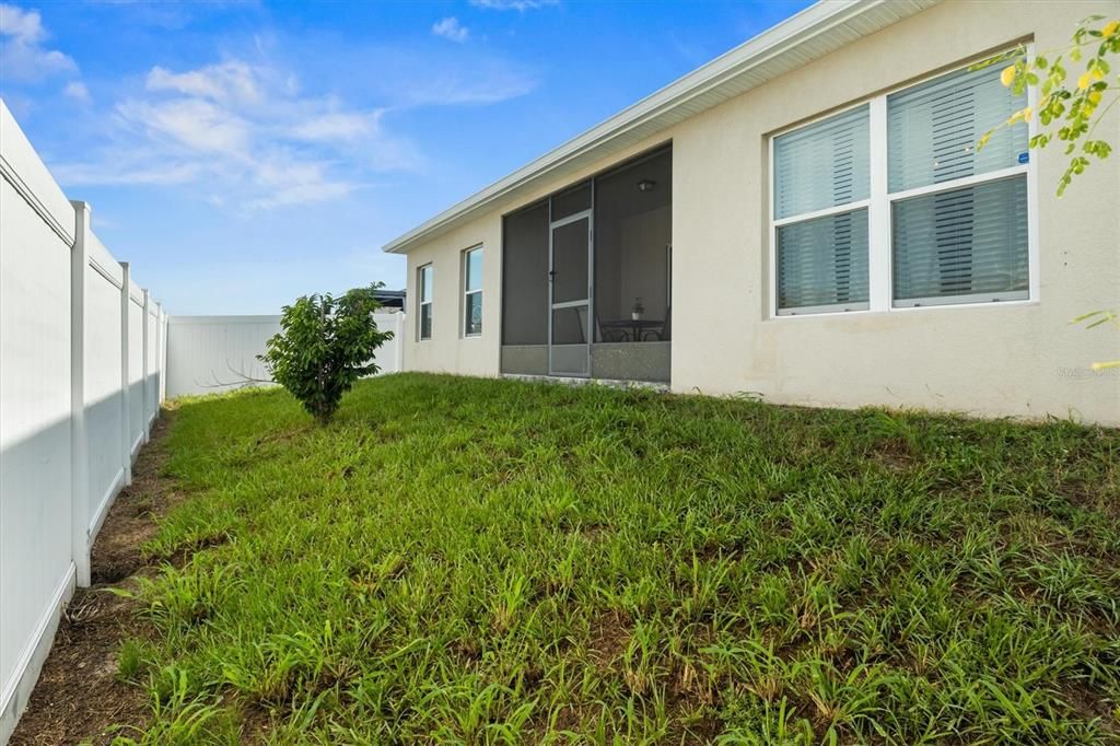 Activo con contrato: $280,000 (4 camas, 2 baños, 1980 Pies cuadrados)