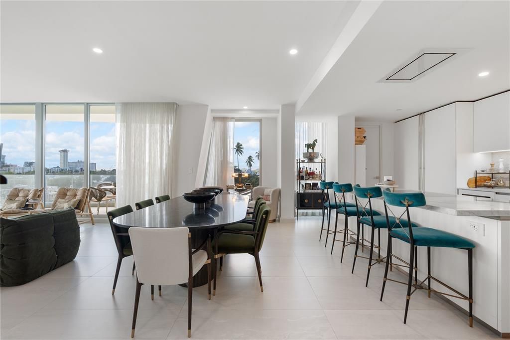 For Sale: $1,995,000 (2 beds, 2 baths, 1940 Square Feet)