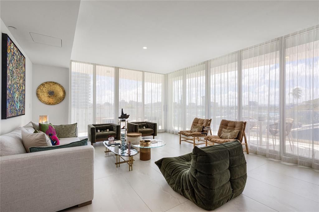 For Sale: $1,995,000 (2 beds, 2 baths, 1940 Square Feet)