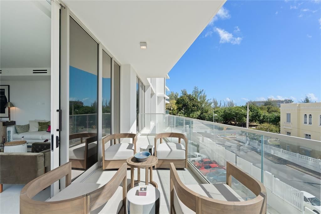 For Sale: $1,995,000 (2 beds, 2 baths, 1940 Square Feet)