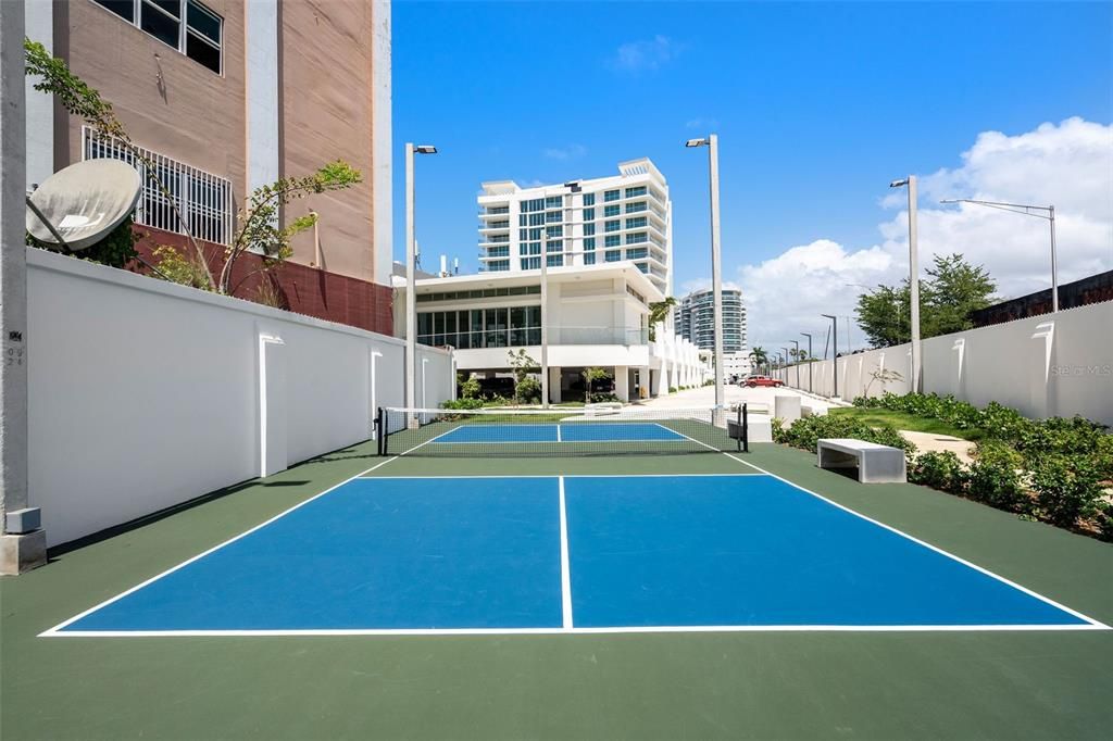 For Sale: $1,995,000 (2 beds, 2 baths, 1940 Square Feet)