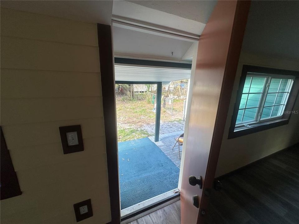 For Sale: $359,000 (3 beds, 2 baths, 1297 Square Feet)